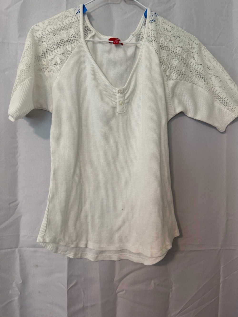 BONGO White Knit Top with Lace Shoulders
